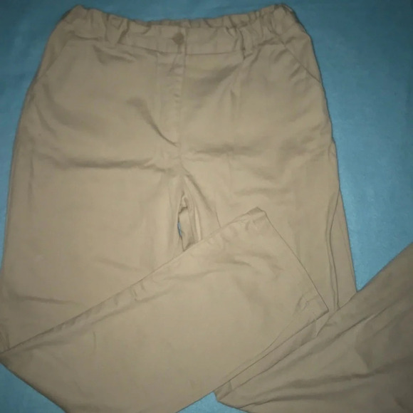 𝅺IZOD Approved School wear - Picture 1 of 3